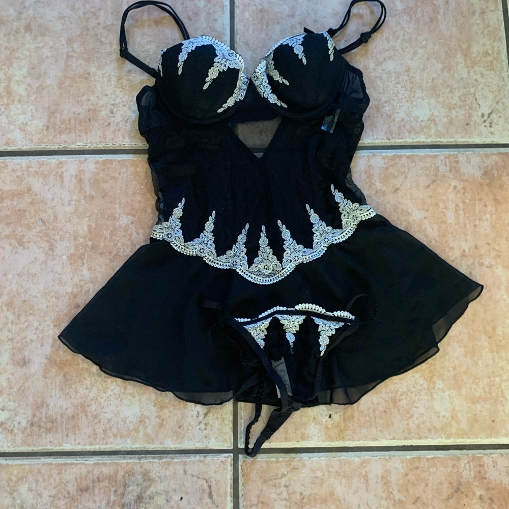 EUC Nightie with matching Thong